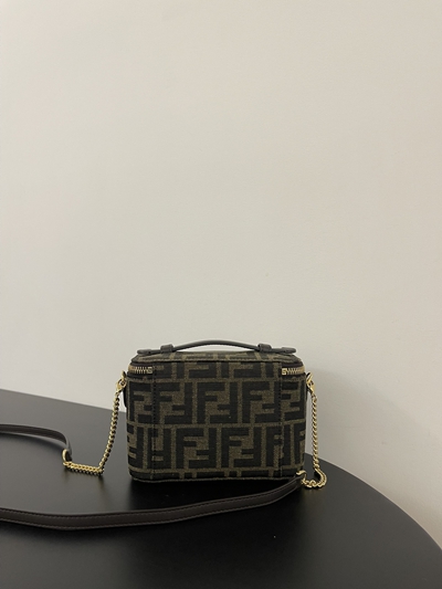 フェンディバッグ全体デザイン